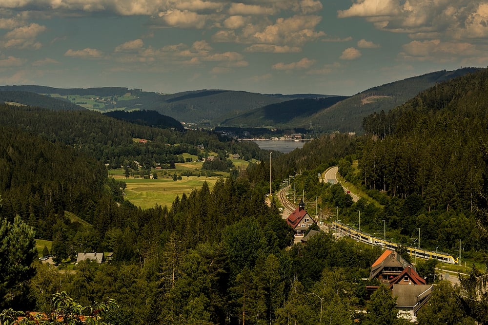 A train stands ready for departure at Feldberg-Bärental on the Höllentalbahn to Villingen route